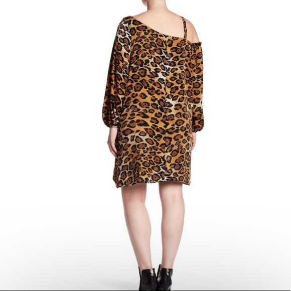 The Vanity Room Leopard Print Off-Shoulder Dress Size XLP - Picture 2 of 8